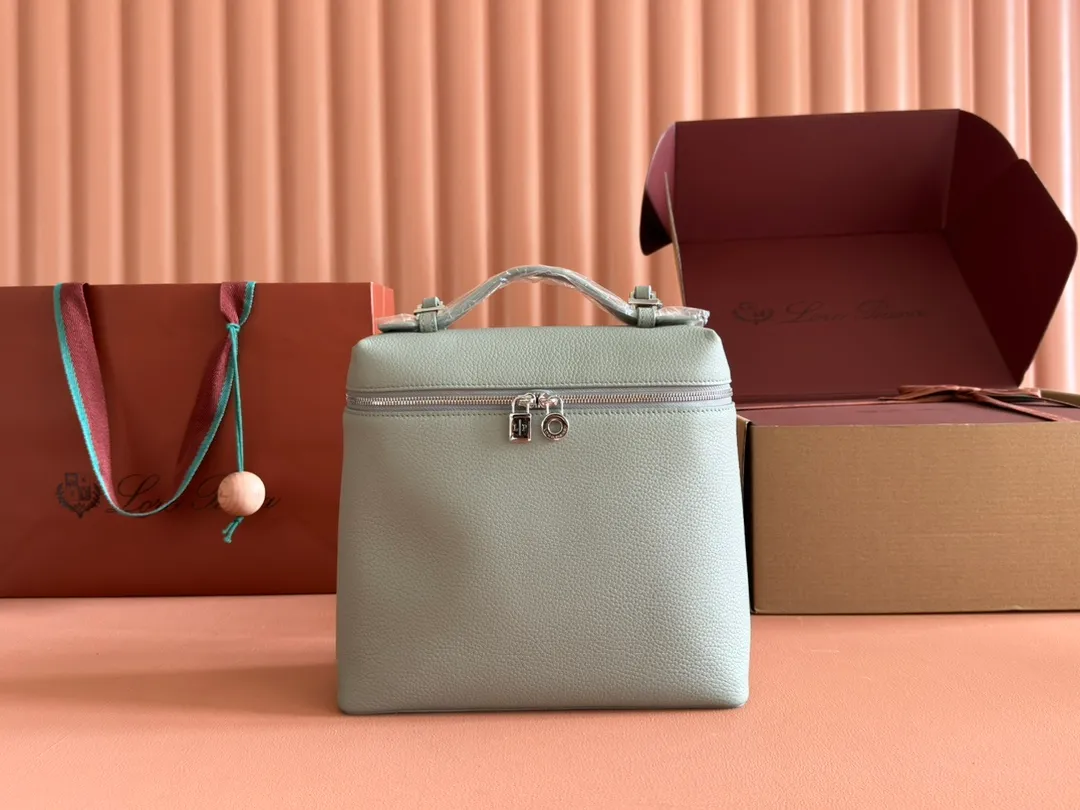 💋💋💋[Original leather, all-steel configuration, counter complete package] Loro pianaExtra Pocket L23.5 Backpack
